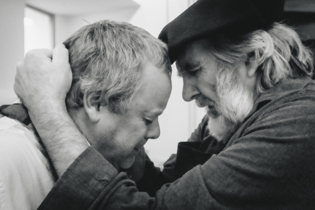 EL AIRE ENTRE LAS HOJAS